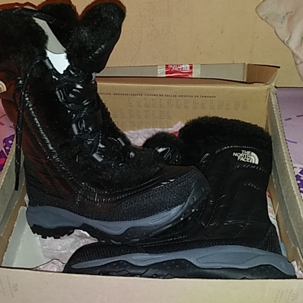 Kids North face boots